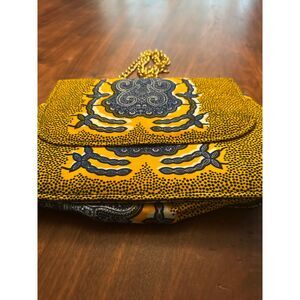 Vibrant Ankara Print Crossbody Bag with Gold Chain